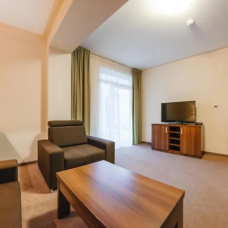 Sun & Snow W Verano Apartment *